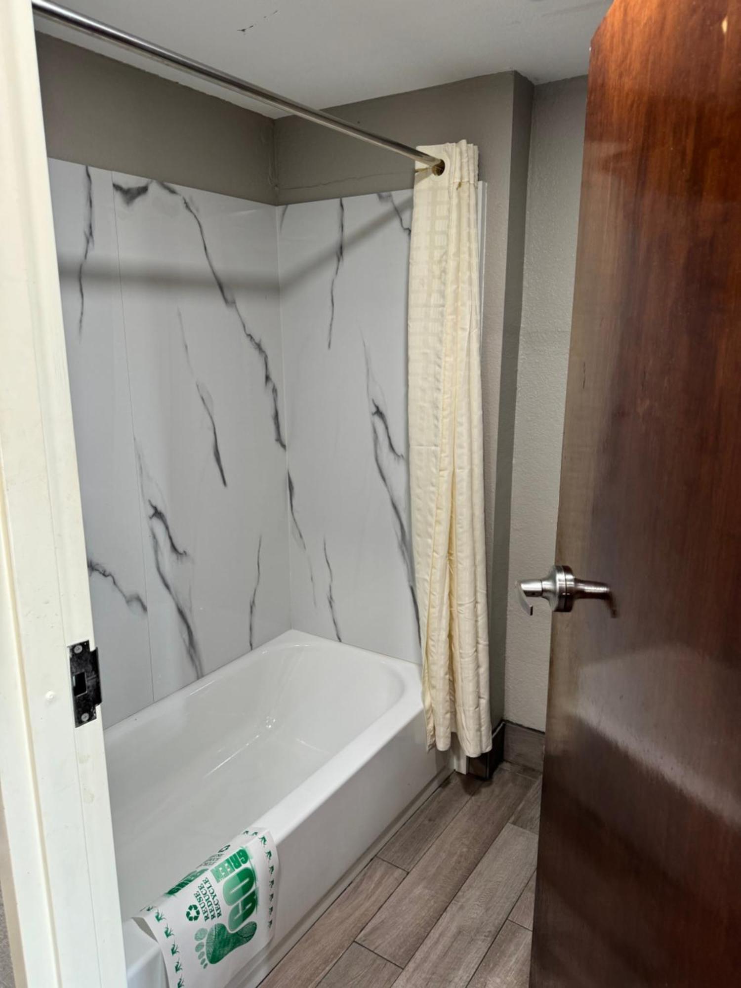 Nola Inn & Suites نيو أورلينز المظهر الخارجي الصورة