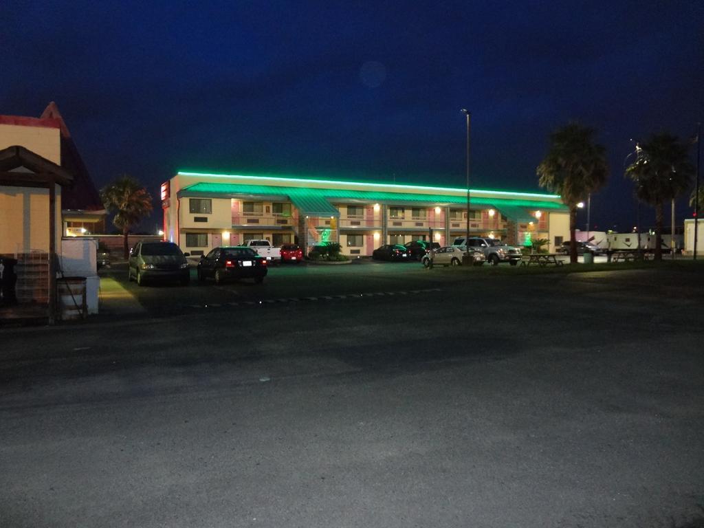 Nola Inn & Suites نيو أورلينز المظهر الخارجي الصورة