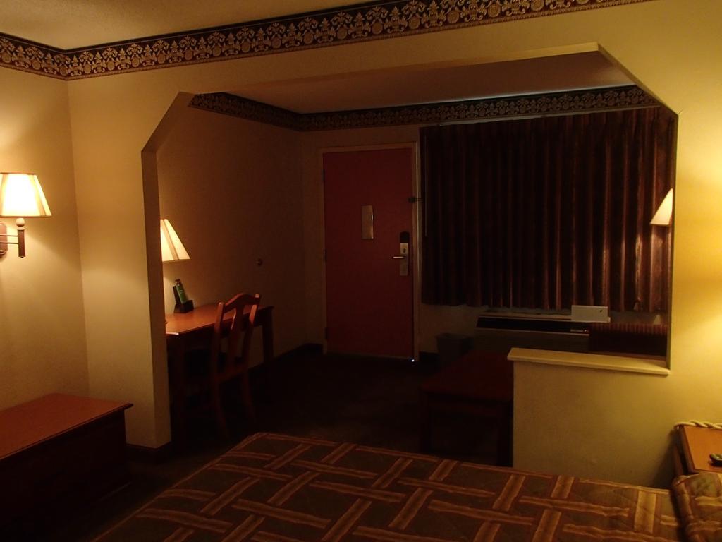 Nola Inn & Suites نيو أورلينز المظهر الخارجي الصورة
