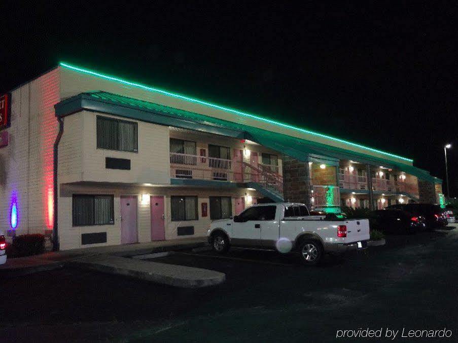 Nola Inn & Suites نيو أورلينز المظهر الخارجي الصورة