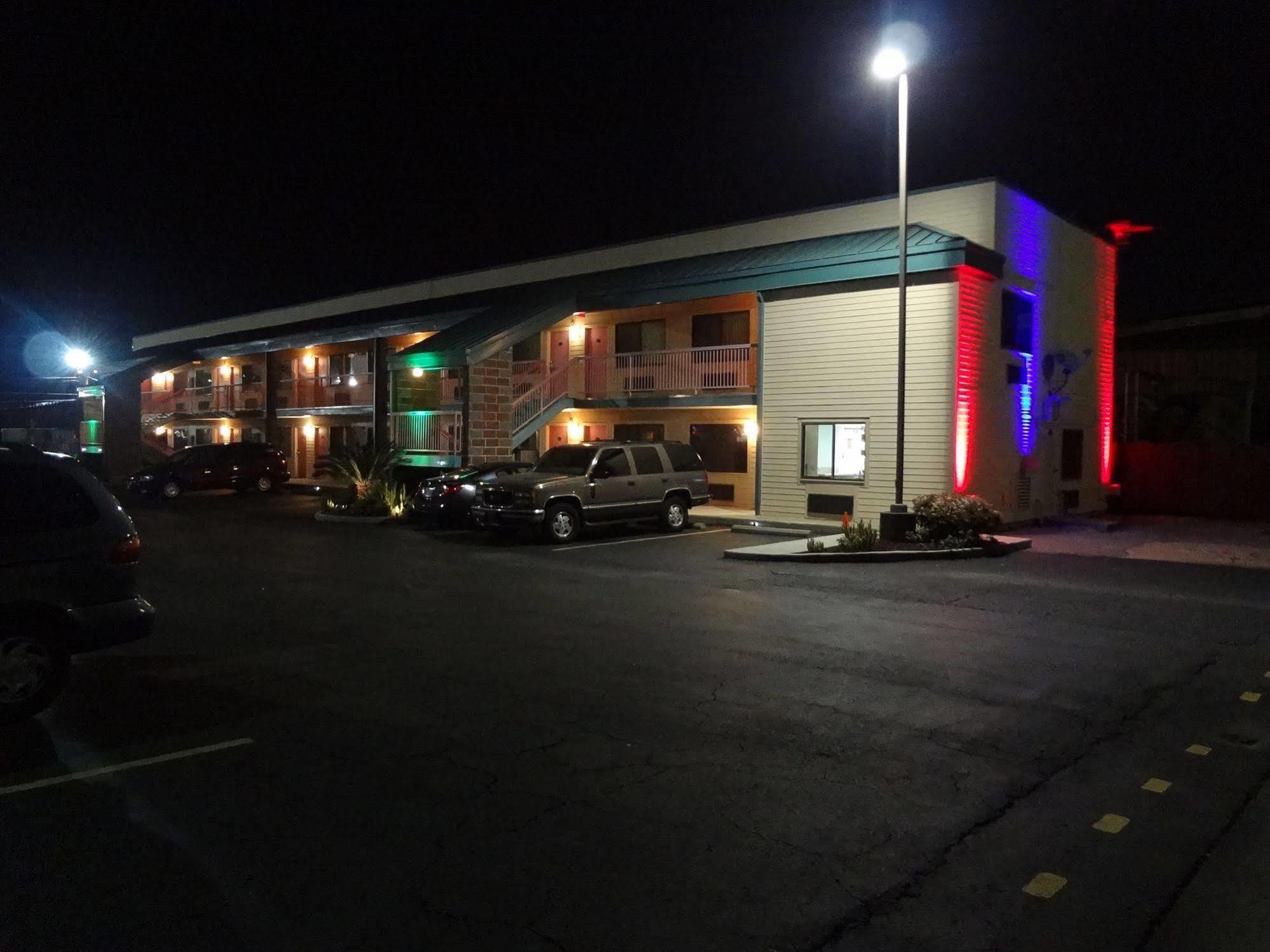 Nola Inn & Suites نيو أورلينز المظهر الخارجي الصورة